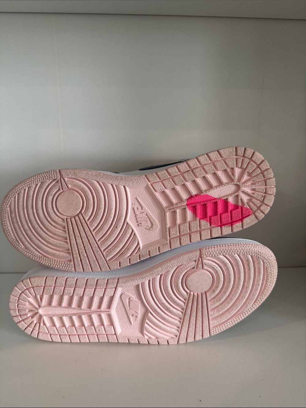Jordan’s Bubblegum pink and blue - Picture 7 of 9